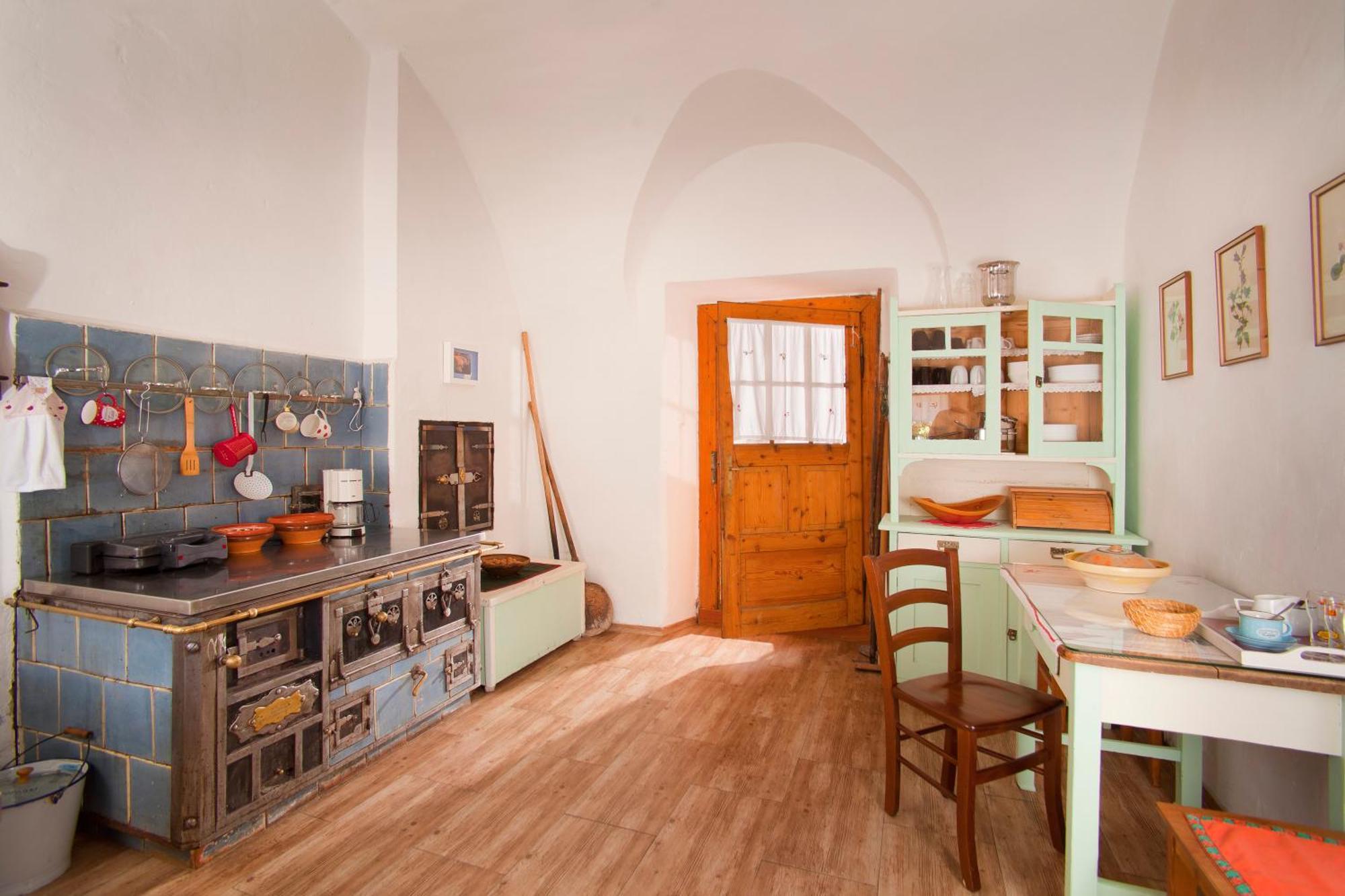 Juvanova Hisa - Apartments And Rooms Luce Bagian luar foto