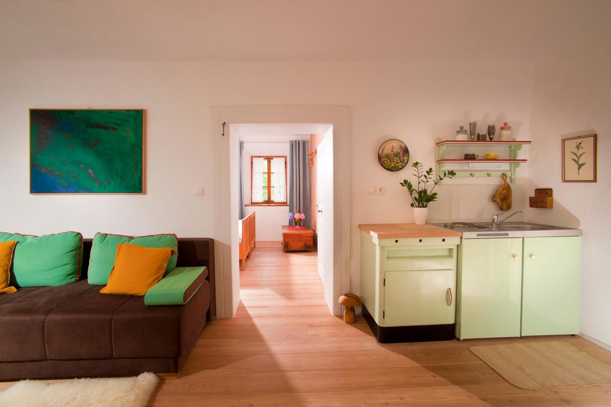 Juvanova Hisa - Apartments And Rooms Luce Bagian luar foto