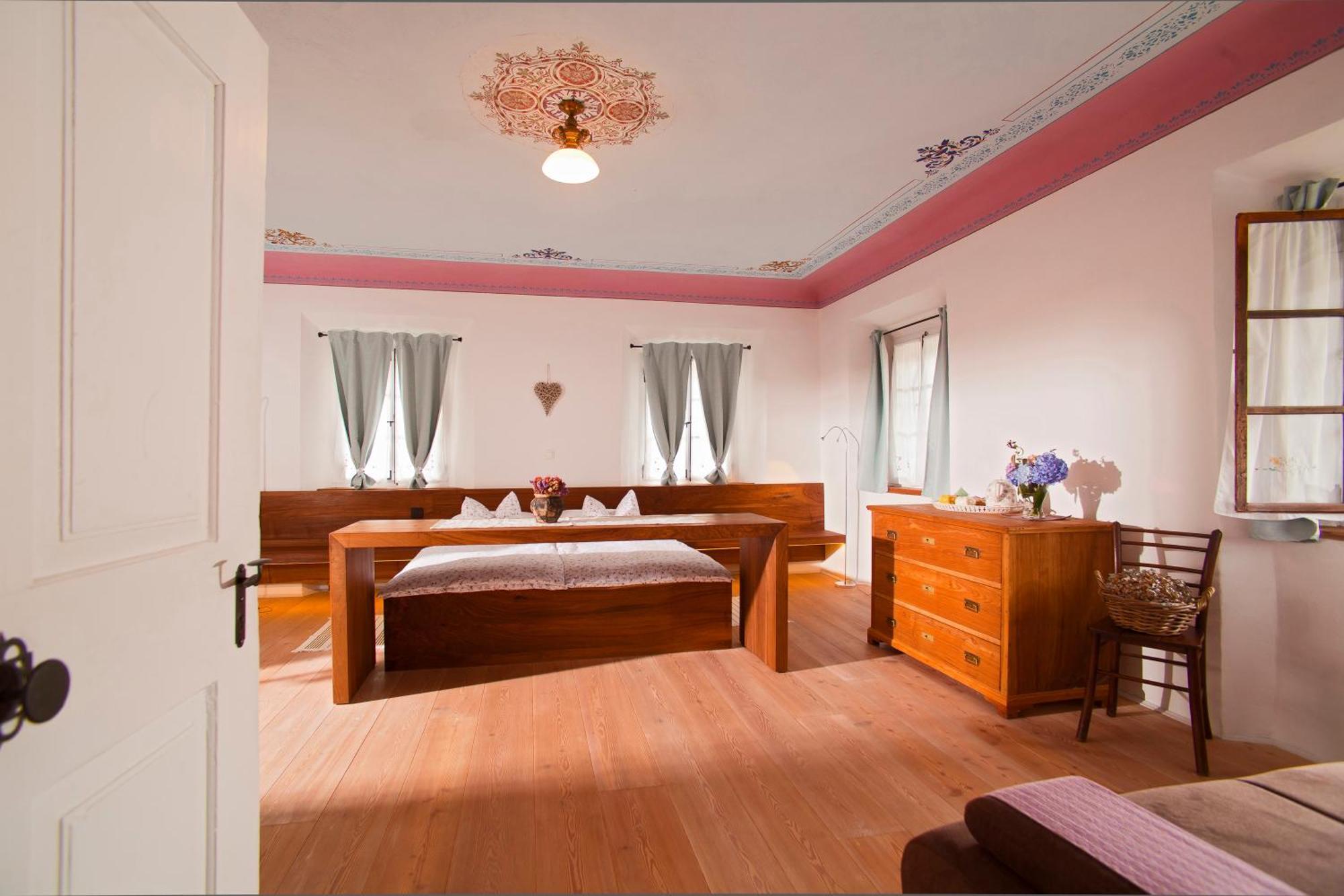 Juvanova Hisa - Apartments And Rooms Luce Bagian luar foto