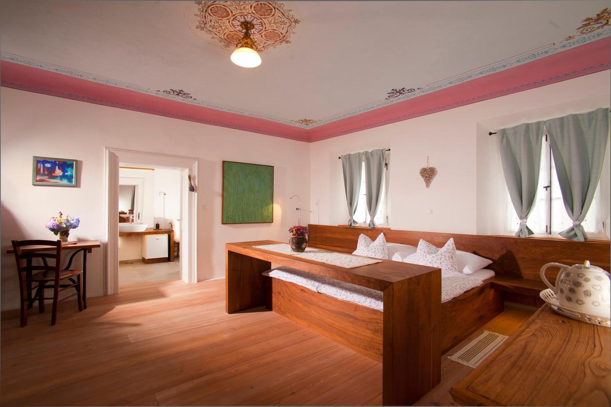 Juvanova Hisa - Apartments And Rooms Luce Bagian luar foto
